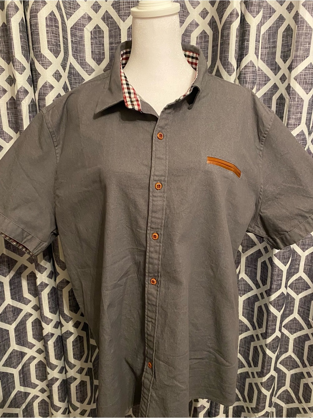 Men's Gray Short-Sleeve Button-Up Shirt with Contrast Trim